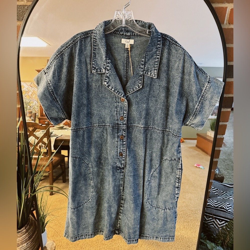 Denim dress new with tags!! Boutique style and it has pockets! Size large